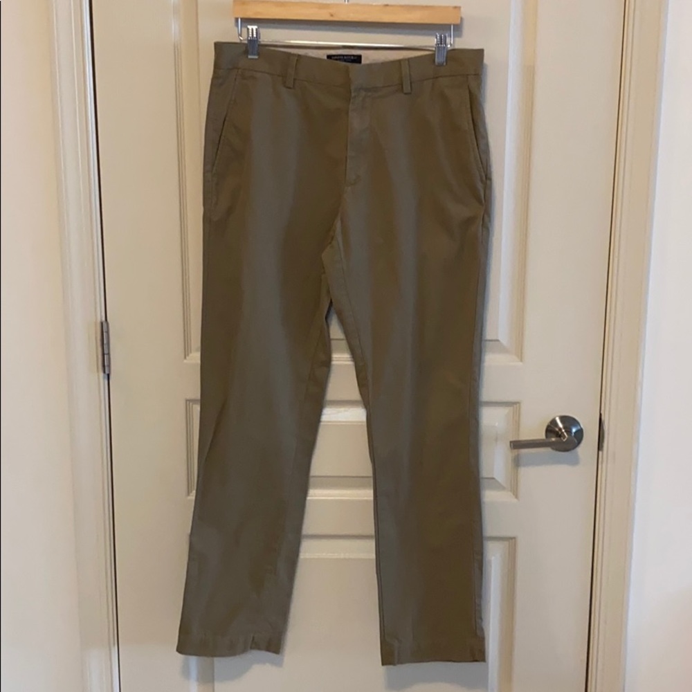 Banana Republic Aiden Chino - Khaki size 33x32